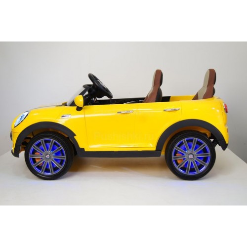 Детский двухместный электромобиль RiverToys Mini Cooper A222AA 